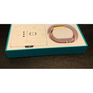 Fitbit Alta, Pink, in-box with cord